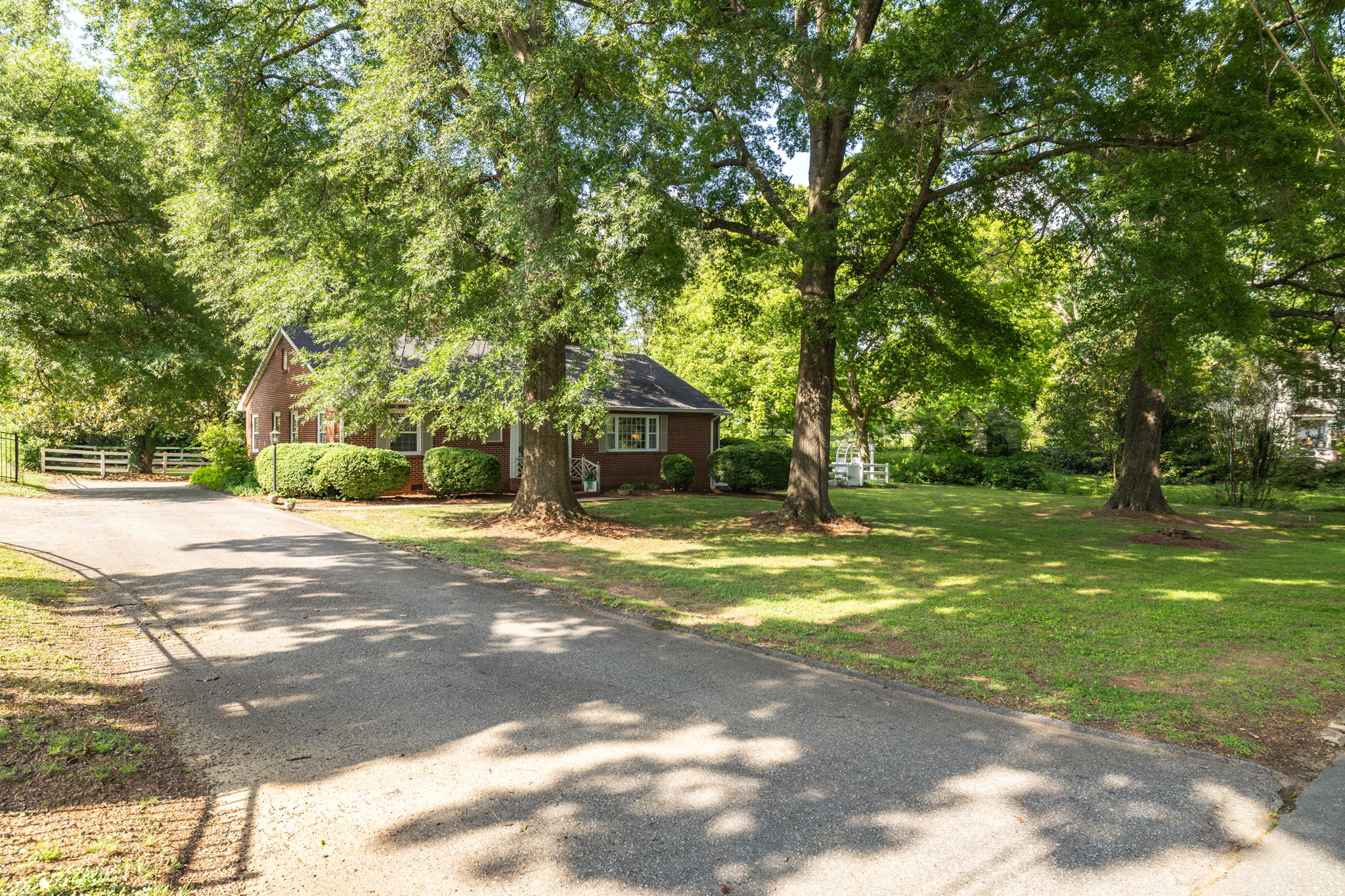 502 W Hunter St-5