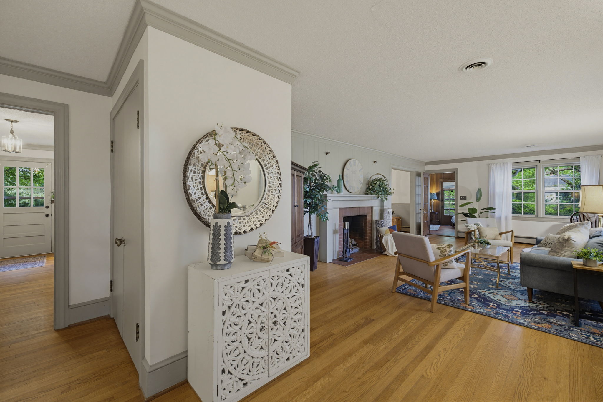 502 W Hunter St-7