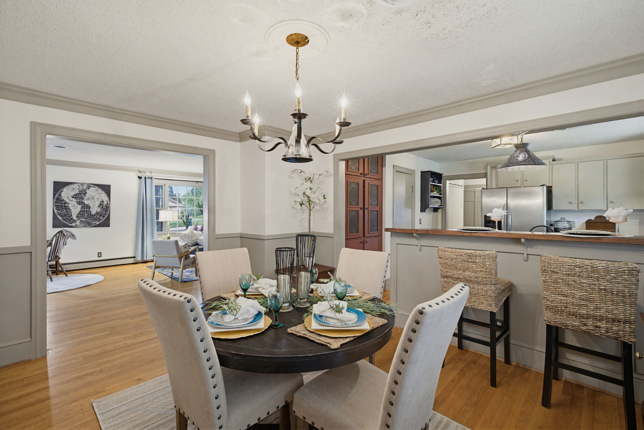 502 W Hunter St-12