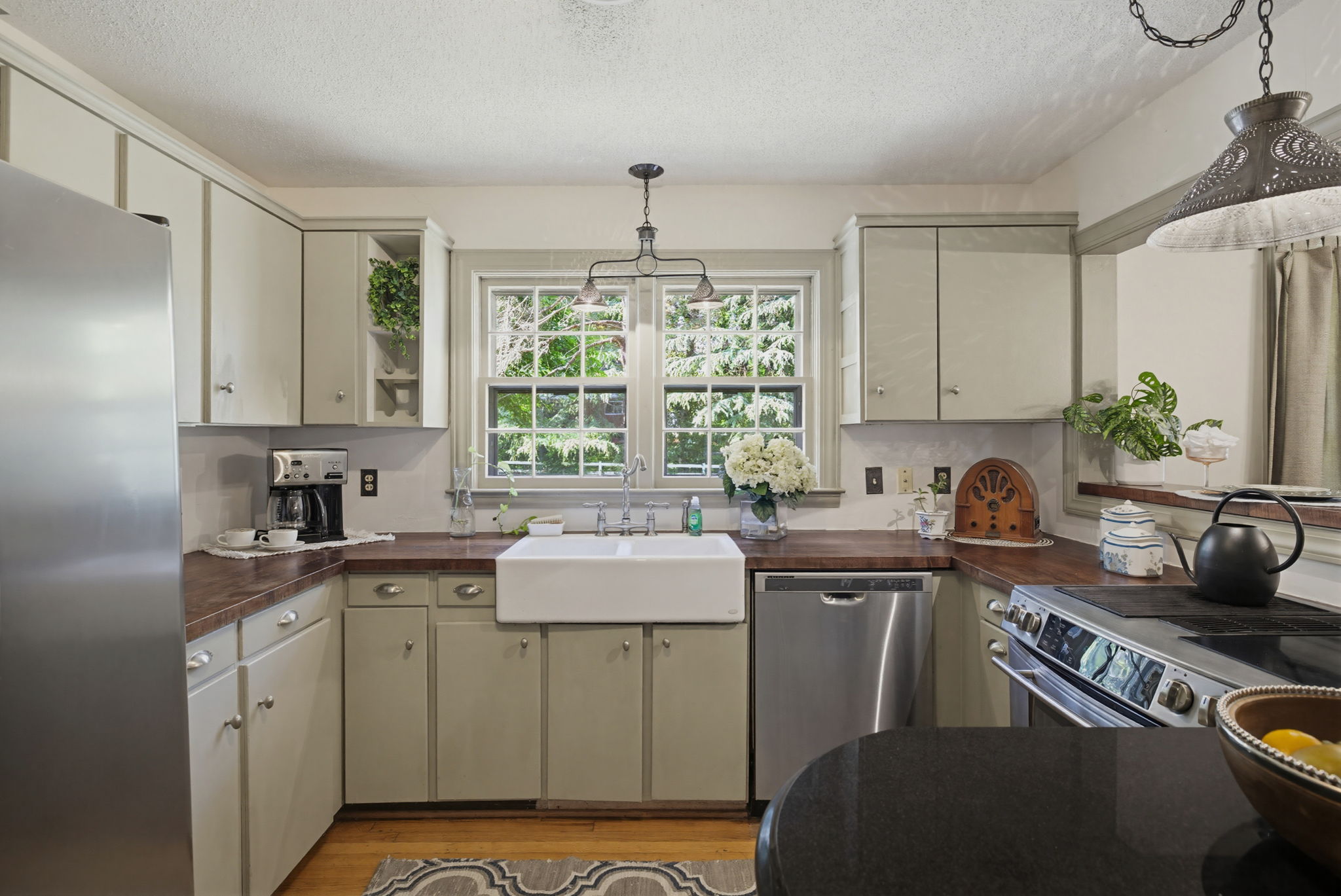 502 W Hunter St-14