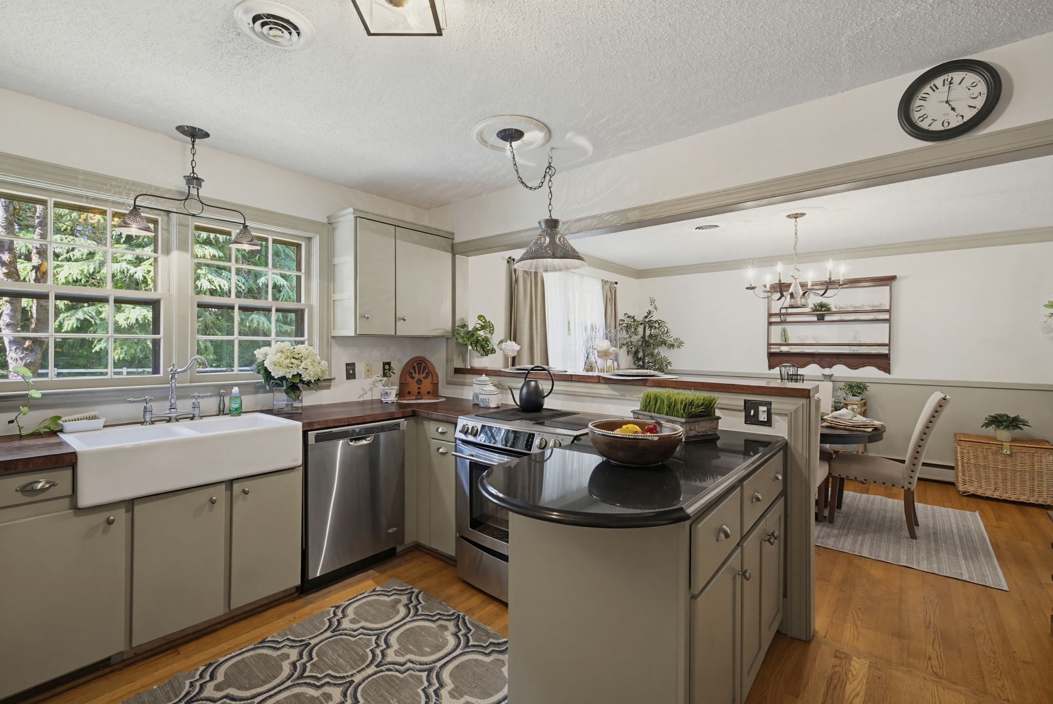 502 W Hunter St-15