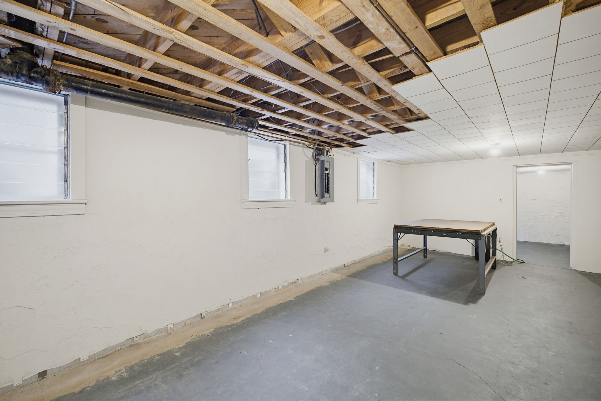 502 W Hunter St-25
