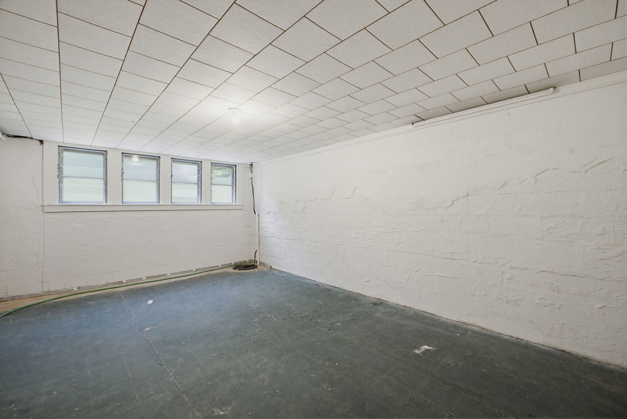 502 W Hunter St-27