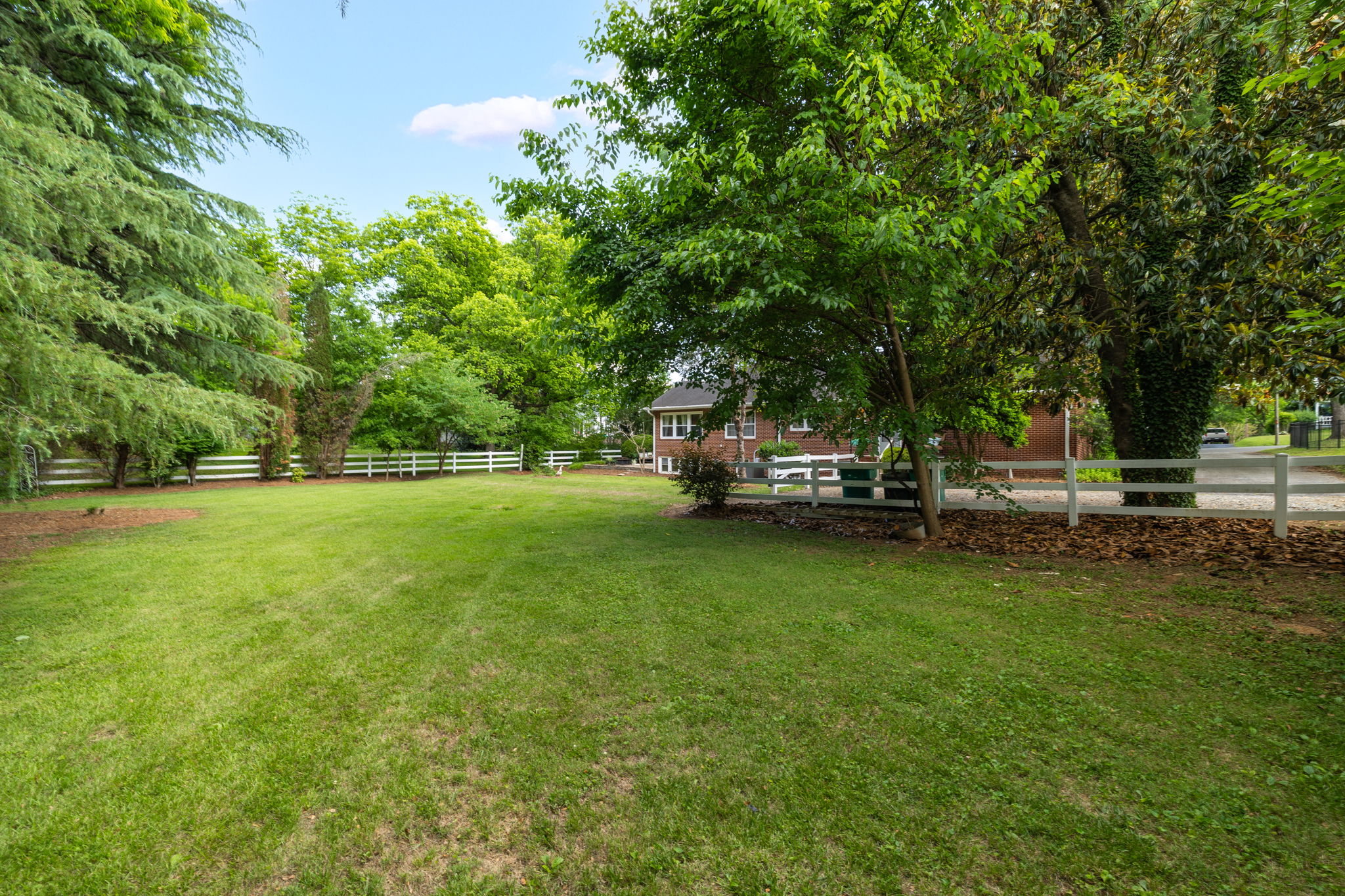 502 W Hunter St-40