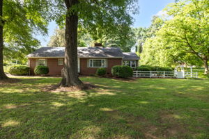 502 W Hunter St-1