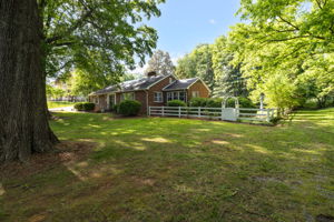 502 W Hunter St-3