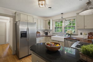 502 W Hunter St-13