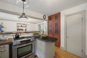 502 W Hunter St-16