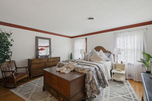 502 W Hunter St-22