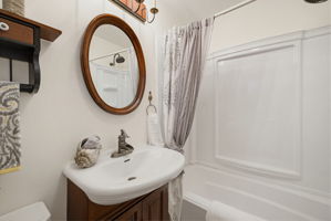 502 W Hunter St-24