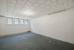 502 W Hunter St-27