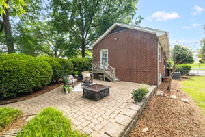 502 W Hunter St-36