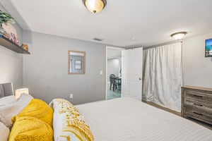 20th St Ct E-S2207-033.jpg