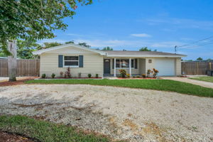 Front Exterior8