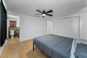 Primary Bedroom1c