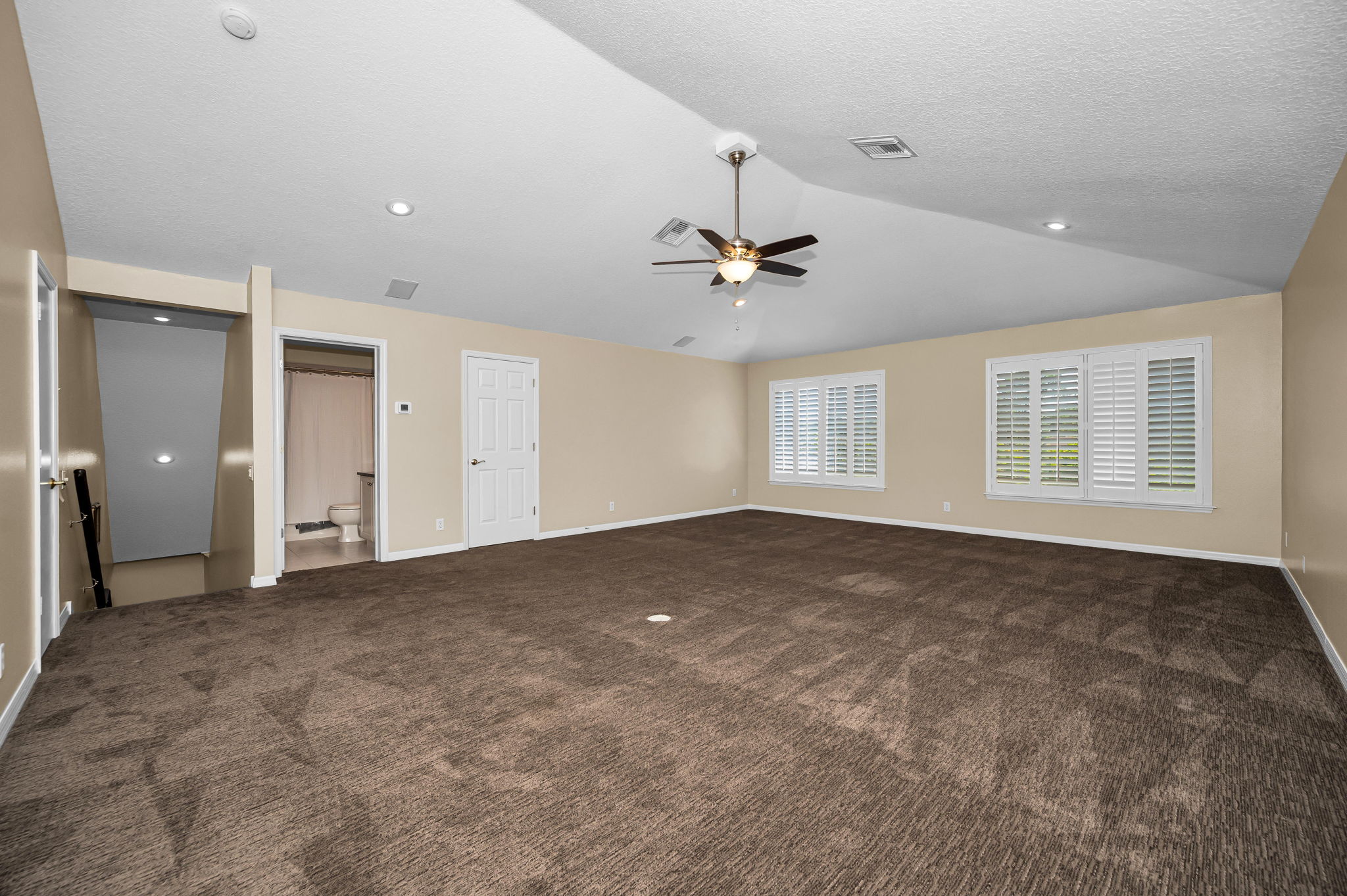 Upper Level Bonus Room1