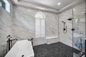 Primary Bathroom1c