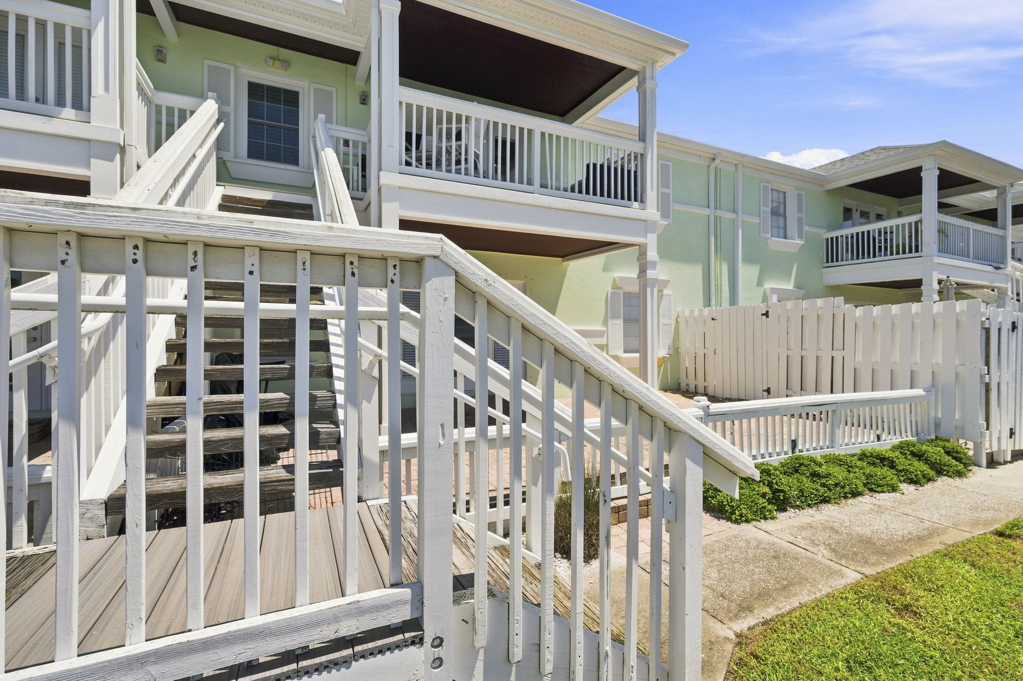 Rear Exteriors (11)