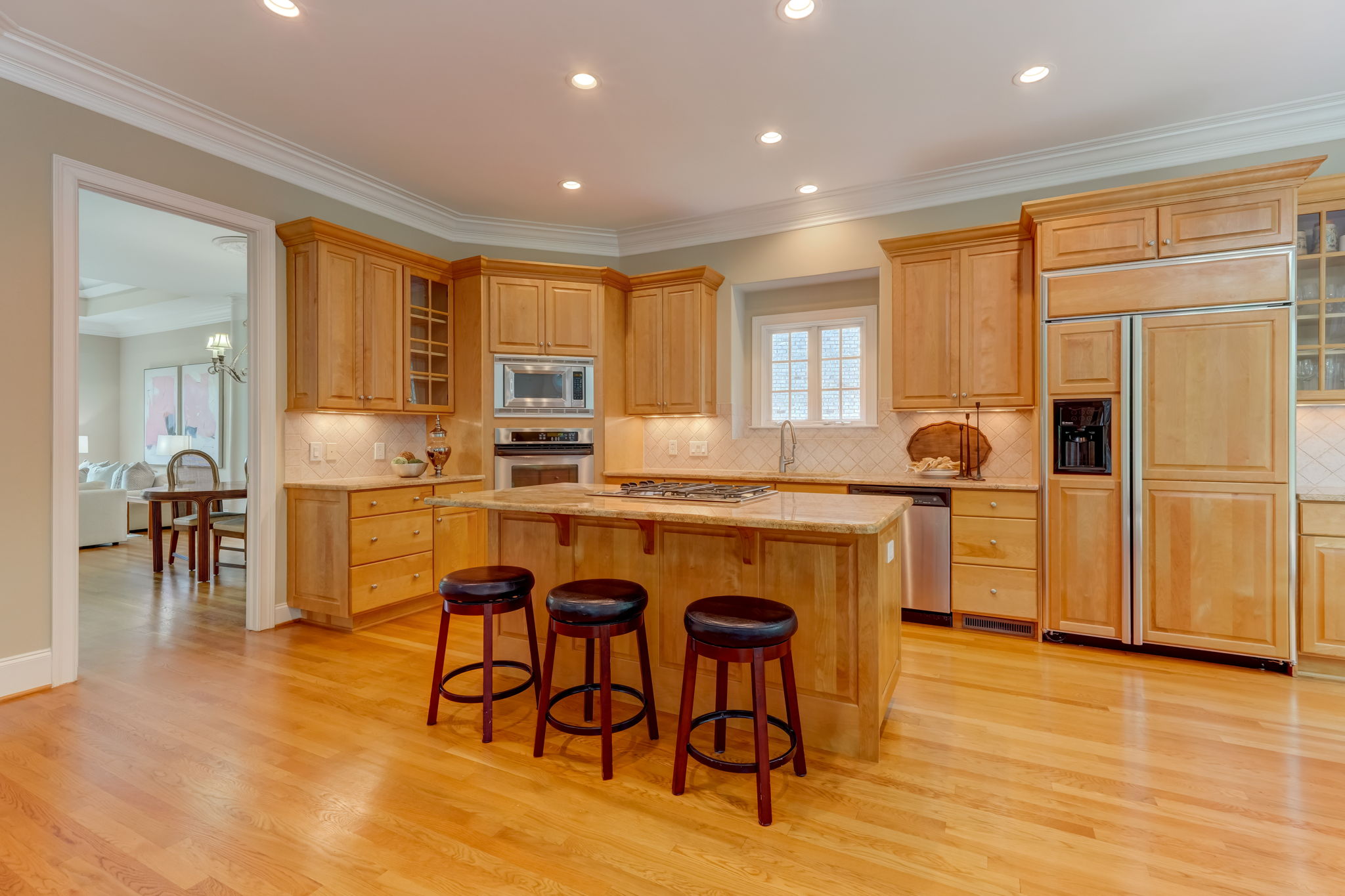 Kitchen/Breakfast Bar