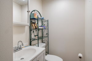  Photo 32