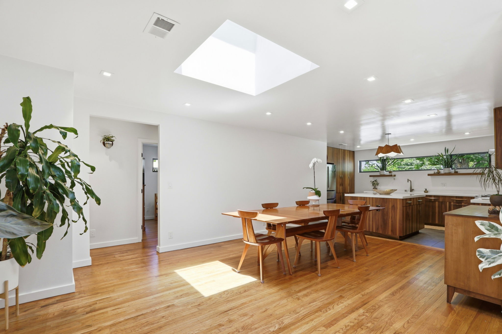 016_F8_5027 Brewster Ave