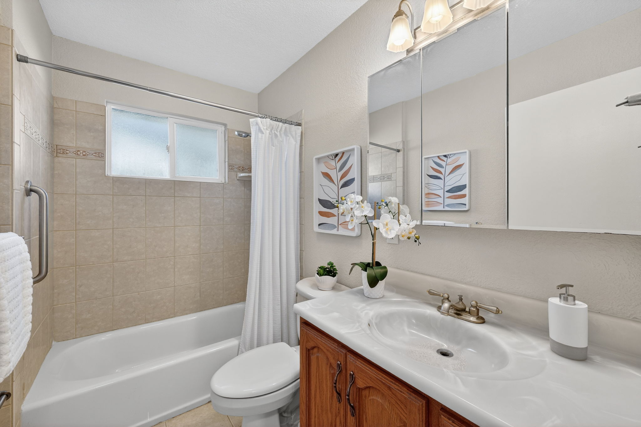 5029 Full Bathroom