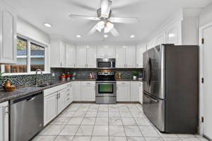 5029 Kitchen 3