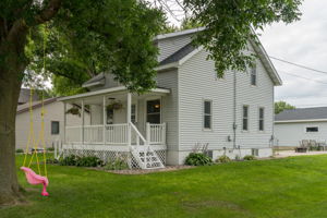 0 Front view with  garage