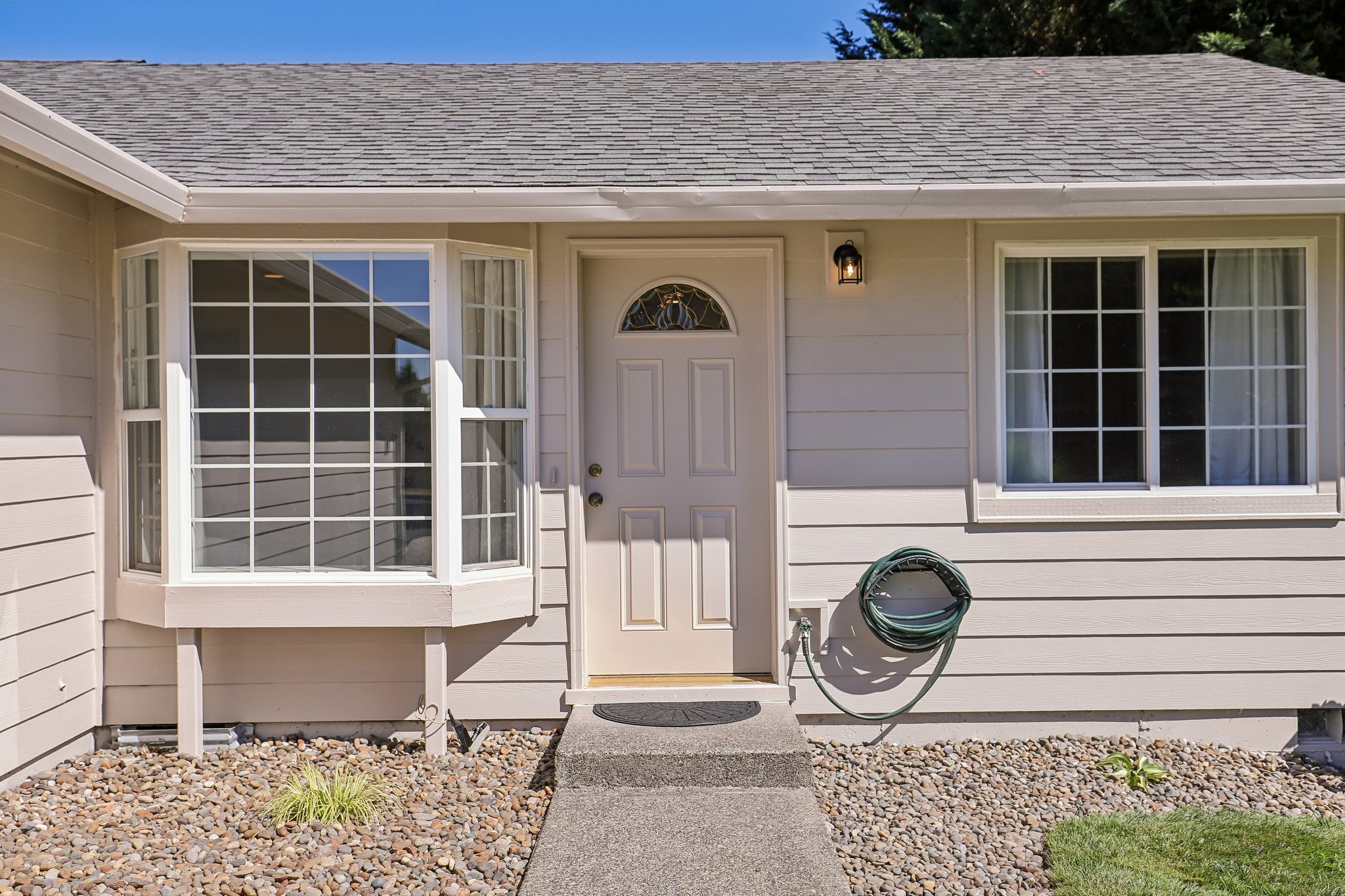 N Pine Ave-S2008-010.jpg