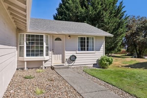 N Pine Ave-S2008-009.jpg