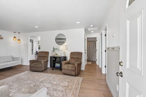 N Pine Ave-S2008-011.jpg