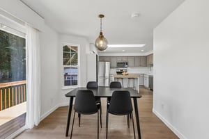 N Pine Ave-S2008-025.jpg