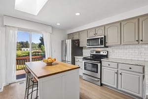 N Pine Ave-S2008-028.jpg
