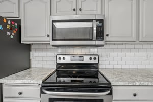 N Pine Ave-S2008-039.jpg