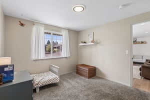 N Pine Ave-S2008-042.jpg