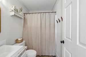 N Pine Ave-S2008-047.jpg