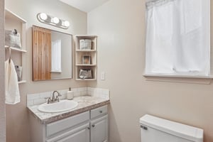N Pine Ave-S2008-055.jpg