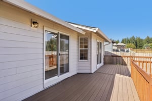 N Pine Ave-S2008-063.jpg