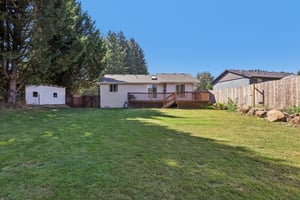 N Pine Ave-S2008-073.jpg