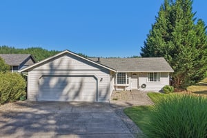 N Pine Ave-S2008-080.jpg