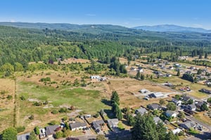 N Pine Ave-S2008-087.jpg