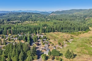 N Pine Ave-S2008-089.jpg