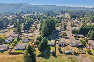 N Pine Ave-S2008-094.jpg