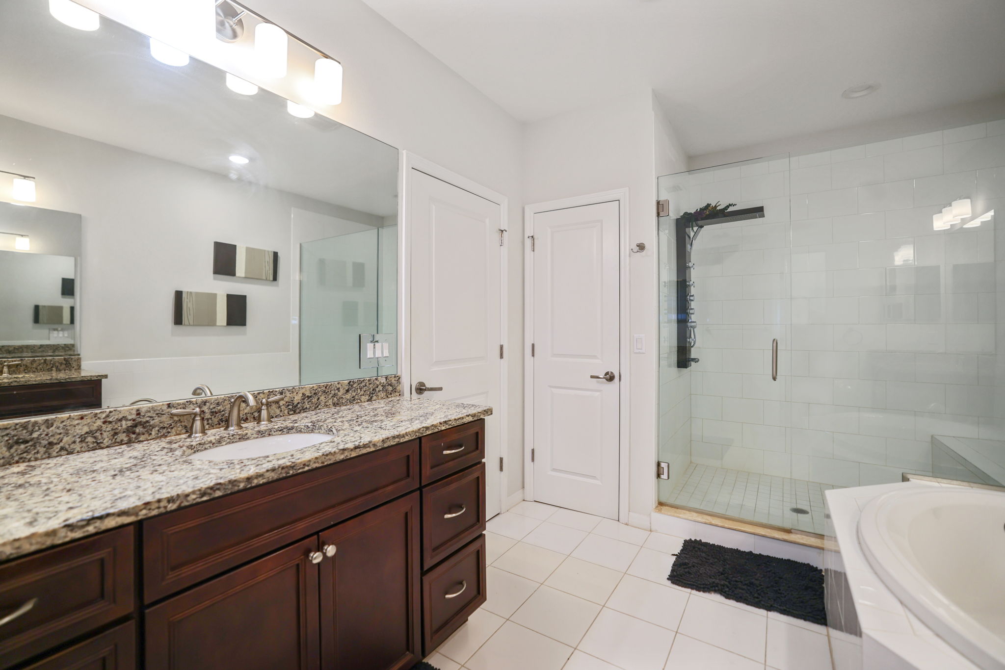 Bathroom 1 - 495A5689 (1)
