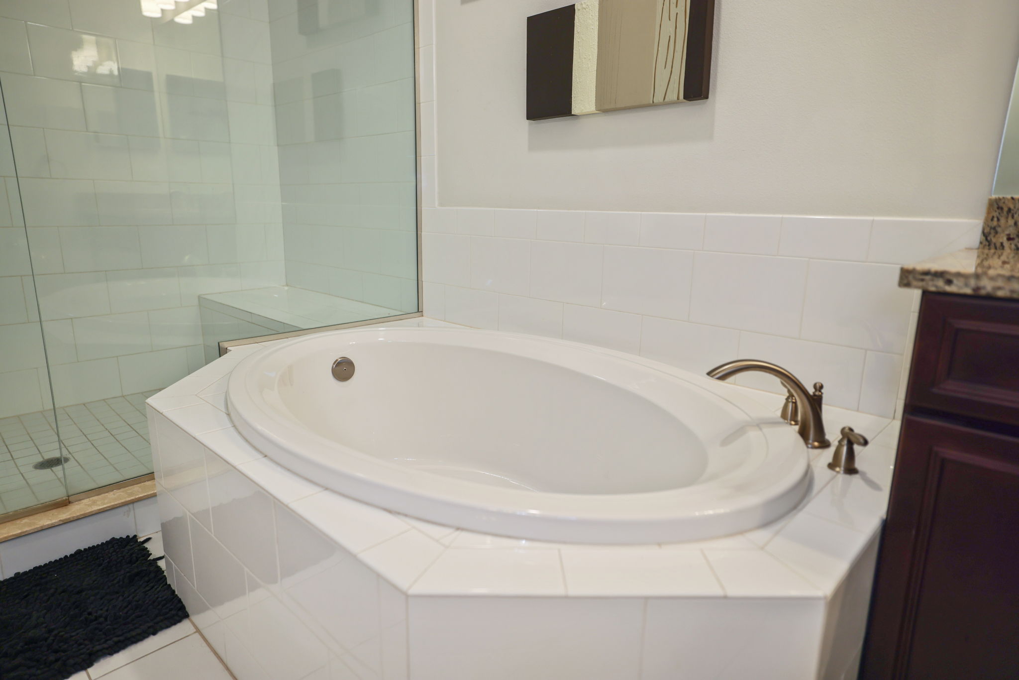 Bathroom 1 CU - 495A5693 (1)