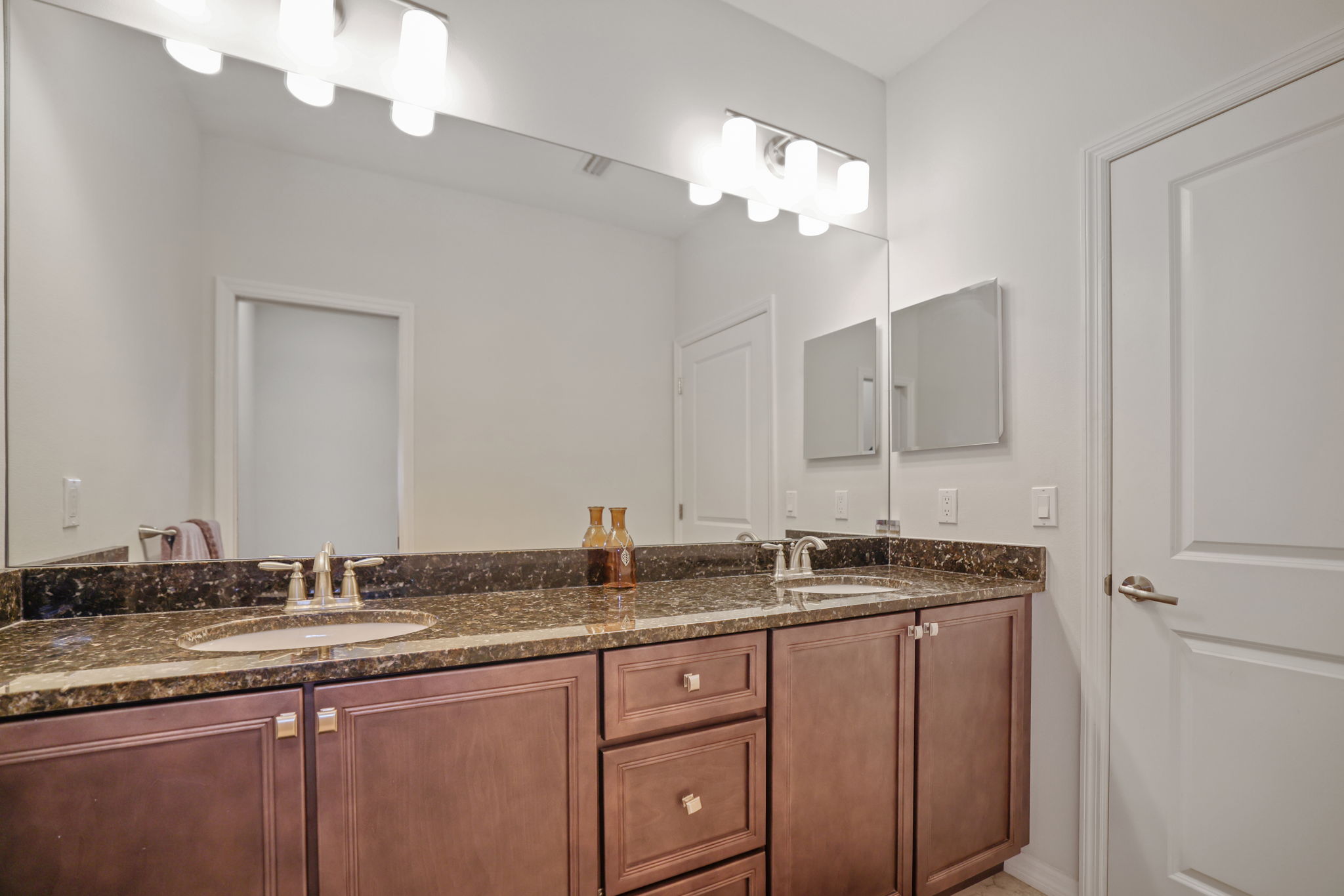 Bathroom 2 - 495A5708 (1)