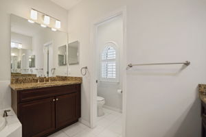 Bathroom 1 - 495A5692 (1)