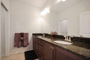 Bathroom 2 - 495A5704 (1)