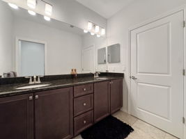 Bathroom 2 - IMG_9034