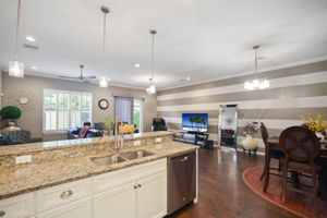 Kitchen LR - 495A5762 (1)